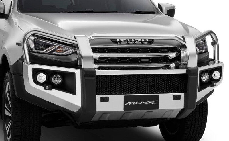 ISUZU MU-X MY21 - POLISHED ALLOY BULL BAR (WITH FOG LIGHTS)