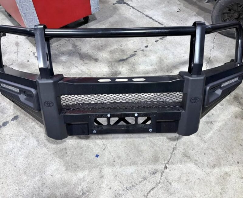 Toyota Hilux bullbar