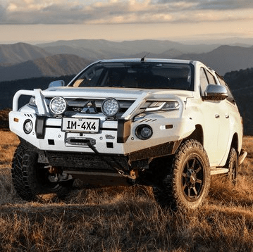 MITSUBISHI MR TRITON  IRONMAN  COMMERCIAL BULLBAR  / BRACKETS x4